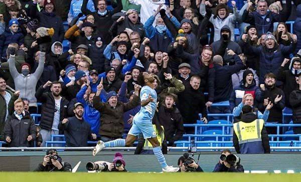 Saca Manchester City triunfo y presiona a Chelsea