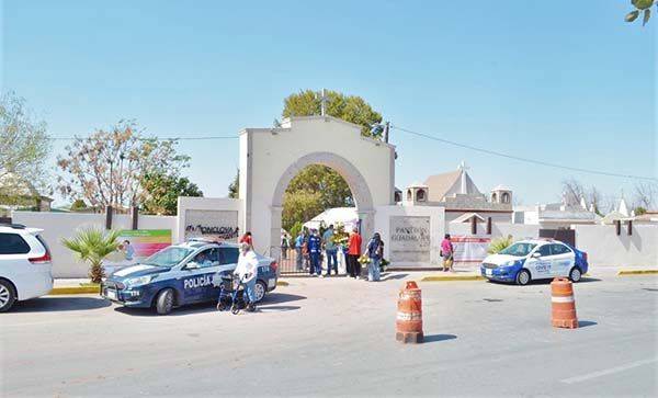 Anticipan visitas en los panteones