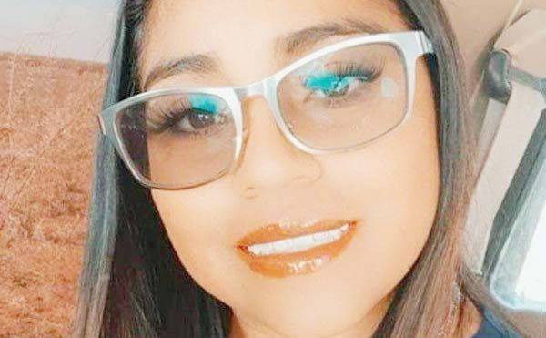 Mata joven a su esposa