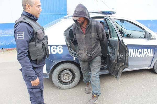 Ronda tóxico en estacionamiento