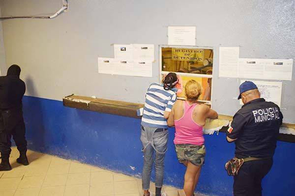 Trio escandaloso duerme en prisión