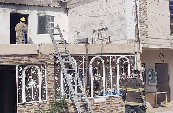 Arde casa por corto circuito