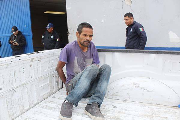 Lanza golpes enfermo mental
