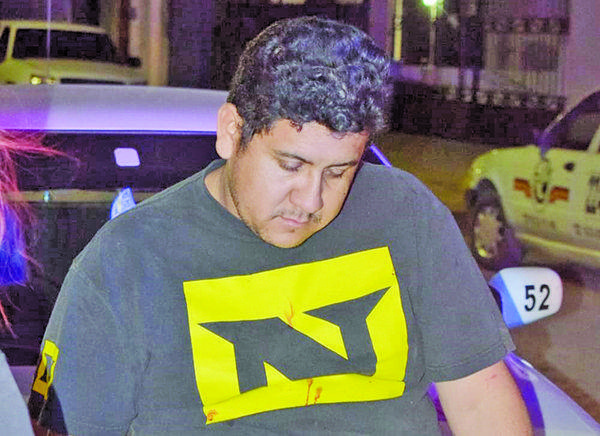 Cae del techo sobre de vidrios
