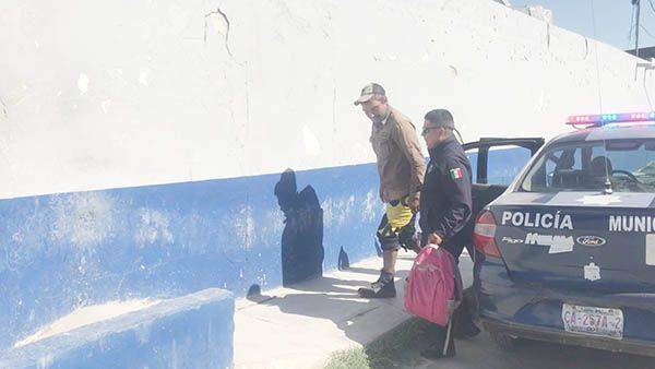 Lapida carros frente a la presidencia