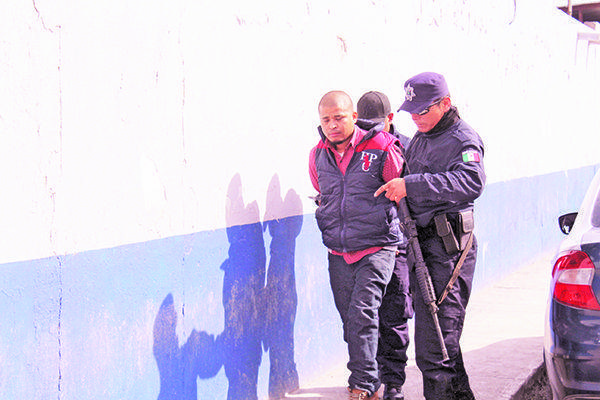 Molesta a vecinos y lo mandan a prisión
