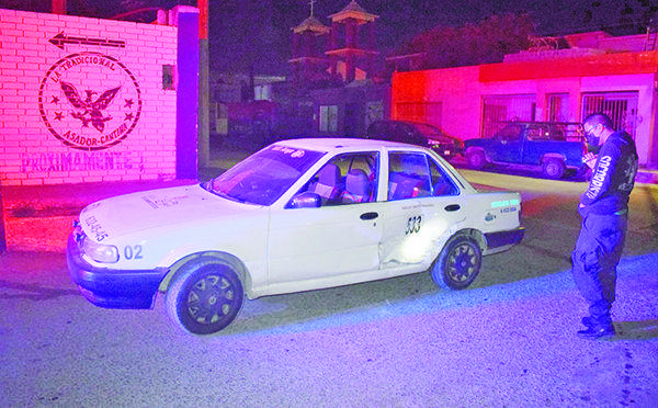 Golpea carro a chafirete