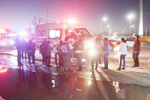 Deja camionazo daños y heridos