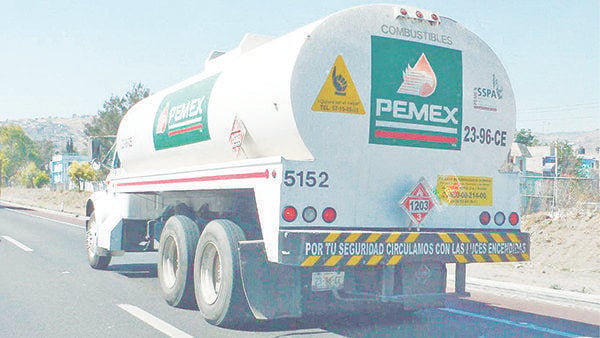 Se autoasigna Pemex millonada para pipas