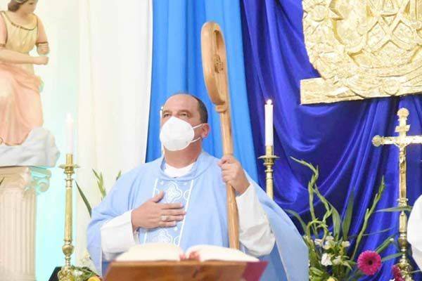 Hospitalizan al Obispo Hilario