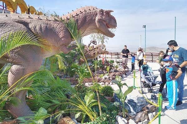 Estará una semana más la expo de dinosaurios
