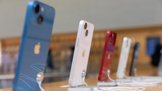 Apple: qué cambia realmente con su anuncio de que dejará reparar algunos dispositivos a cualquier usuario