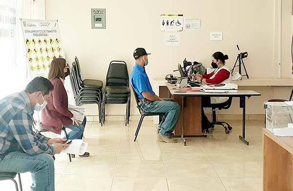 Amplían horario para trámite de licencias