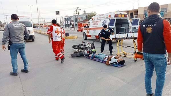 Arrolla conductor a motociclista