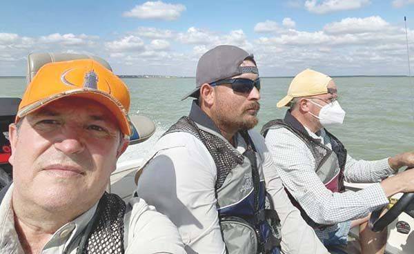 Salvan de ahogarse a pescadores deportivos
