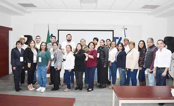 Capacita PAN a sus funcionarios electos