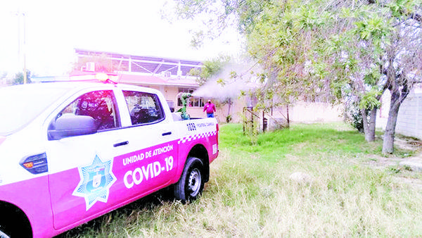Fumigan para prevenir dengue