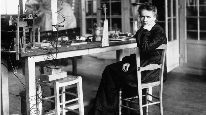 Por qué los cuadernos de Marie Curie se encuentran guardados en un sótano bajo varias capas de plomo (y seguirán así por al menos 1.500 años)