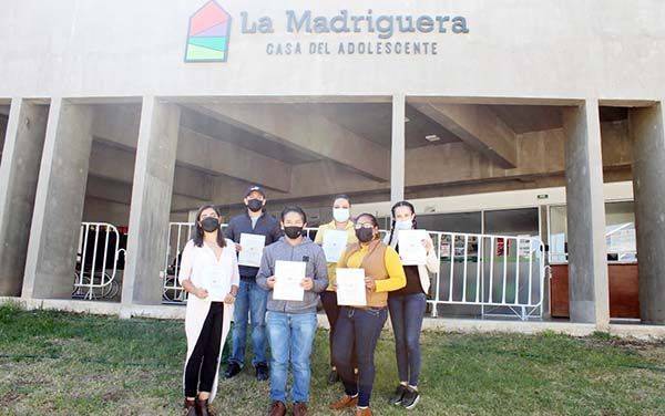 Reciben constancia chavos de Madriguera