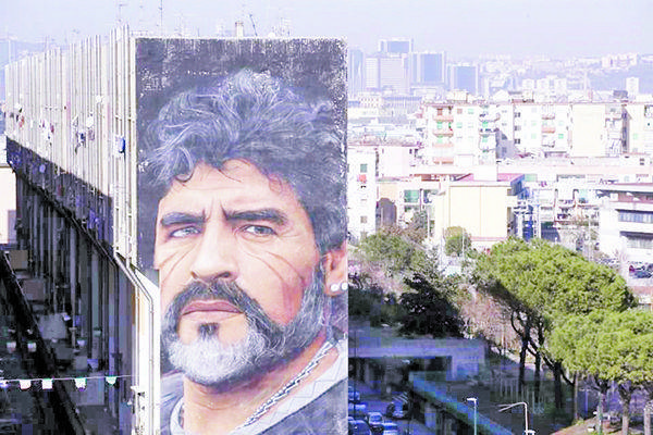 Entierran a Maradona sin corazón para evitar robo