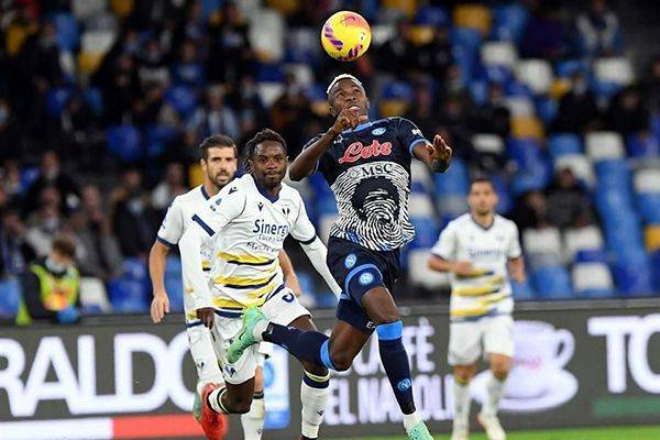 Empata Napoli y cede terreno en Serie A