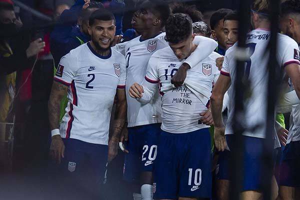 Responde Pulisic a Ochoa