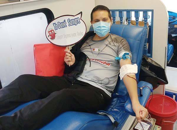 De manera altruista, donan sangre empresas