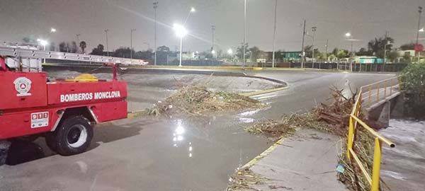Por lluvias suspenden circulación por vado