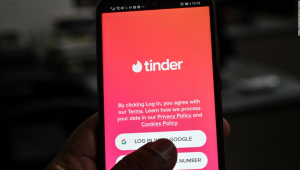 Tinder verifica los antecedentes penales de tu acompañante