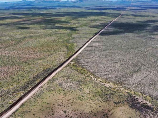 «El muro que dividió a un pueblo entre Estados Unidos y México»