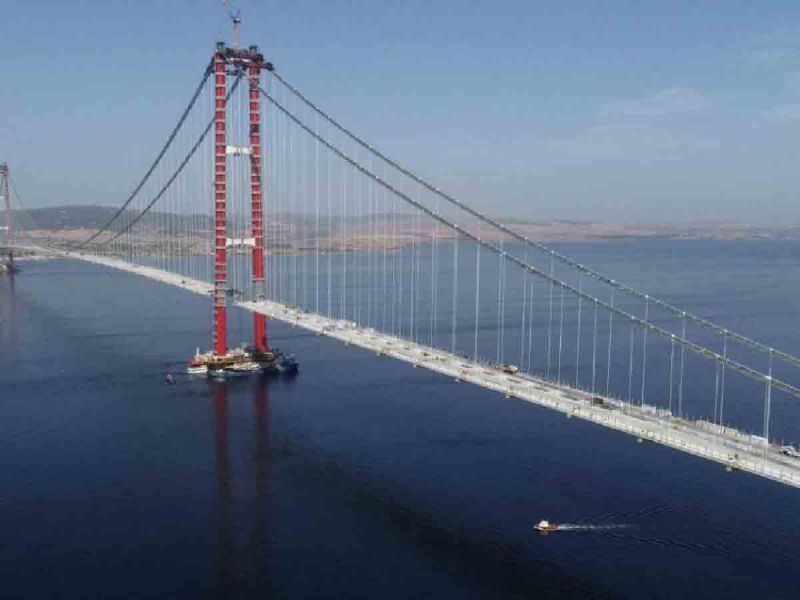 Turquía inaugura el puente colgante más largo del mundo