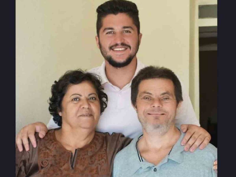 Padre con Síndrome de Down derriba mitos; su hijo dentista lo presume en redes