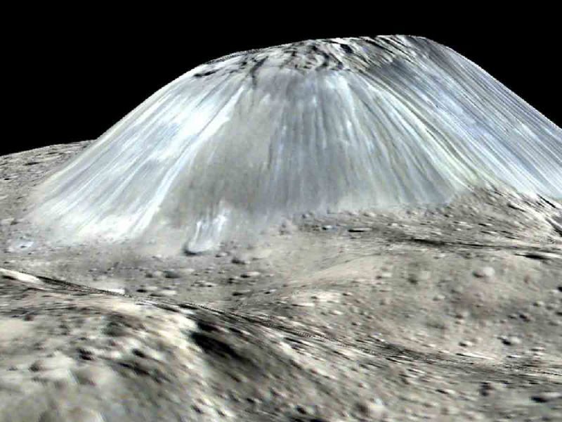 Identifican volcanes de hielo gigantes en Plutón