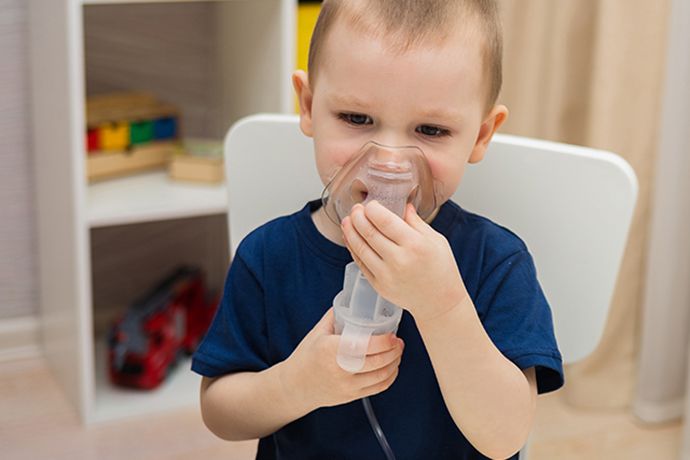 ¿Qué es el crup? Esto sabemos sobre el nuevo síntoma de ómicron de covid-19 que afecta a niños