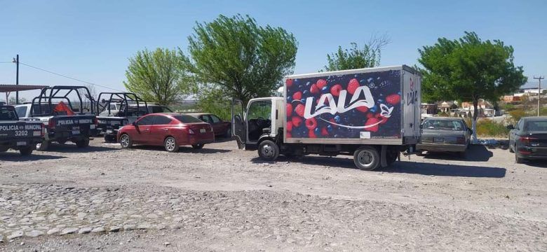 Roban camión de leche LALA
