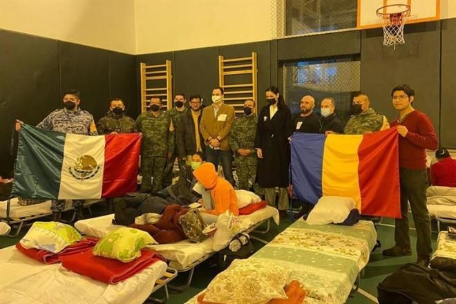 Evacuan hacia México a 81 personas que huyeron de Ucrania
