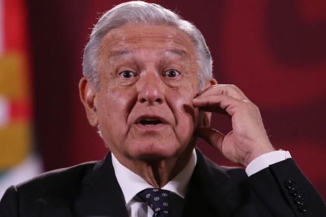 Acusa AMLO espionaje de grupo opositor