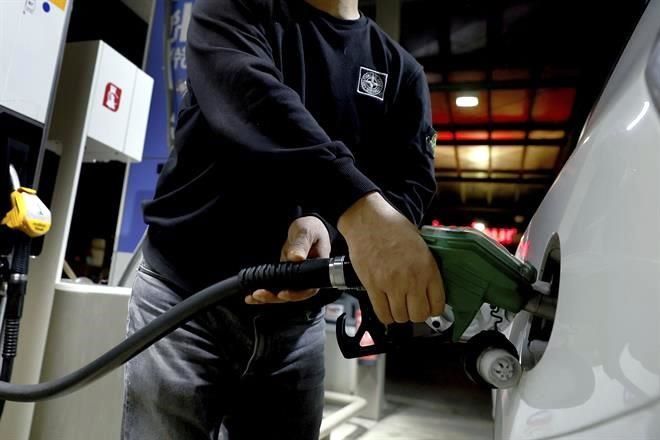 Advierten recaudación negativa de IEPS por combustibles
