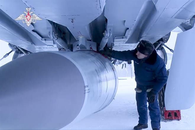 Destruye Rusia arsenal en Ucrania con misiles hipersónicos