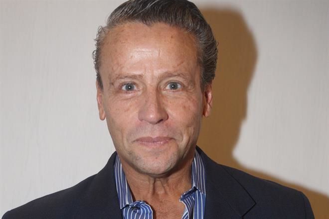 Se recupera Alfredo Adame de accidente en motocicleta