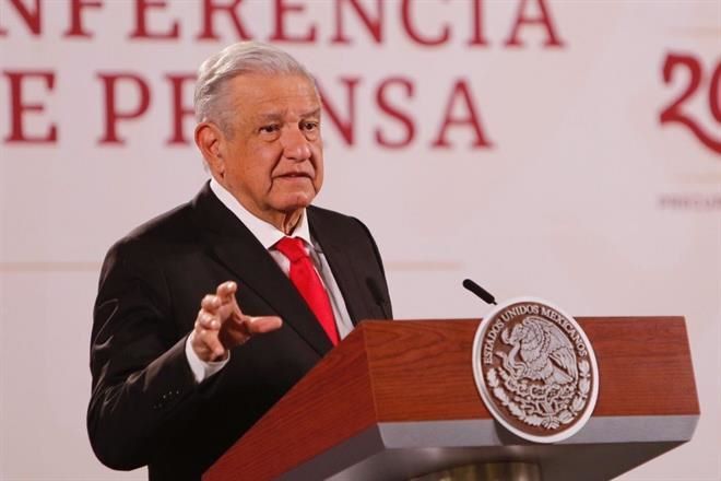 Le bajan mañaneras a AMLO y llama a participar en consulta
