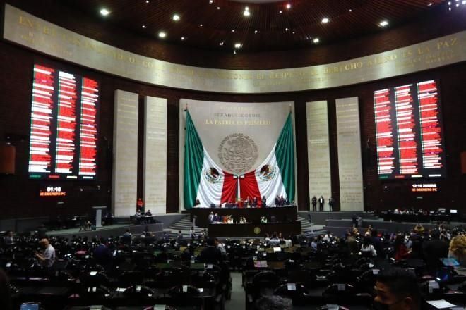 Avalan diputados ley para elevar seguridad de autos