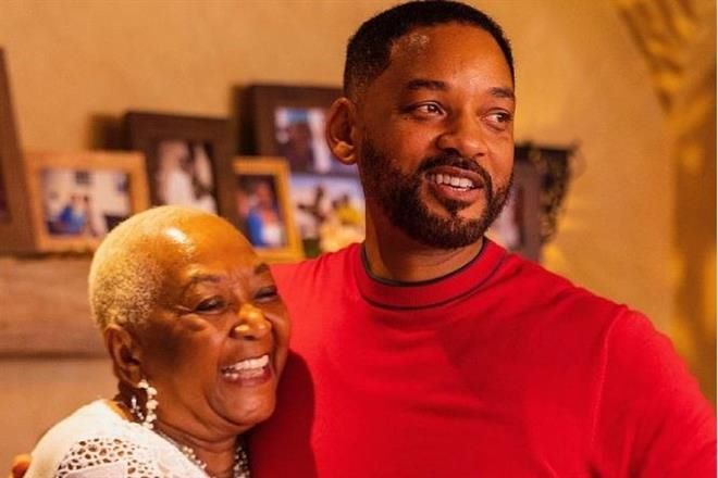 A Will Smith lo defiende su madre y lo critica Jim Carrey