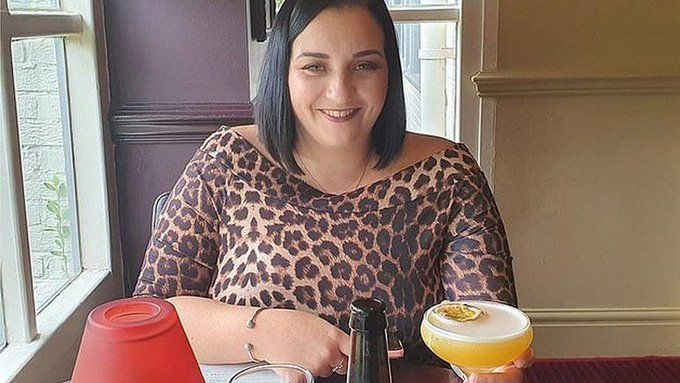Mujer muere de ‘extraña hemorragia cerebral’ tras recibir vacuna de AstraZeneca