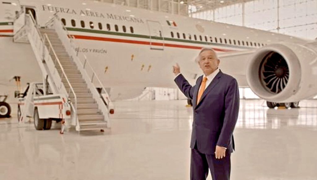 Ni se vende ni se rifa avión, sólo ocurrencias en el aire