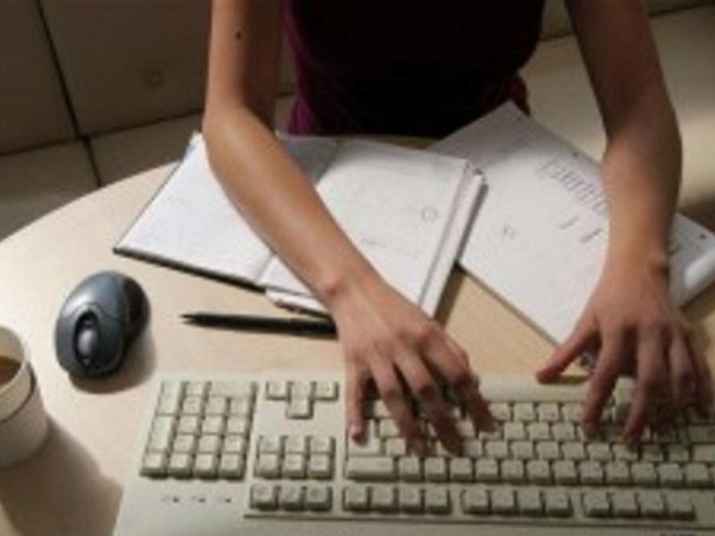 Impulsan a mujeres en el sector tecnológico