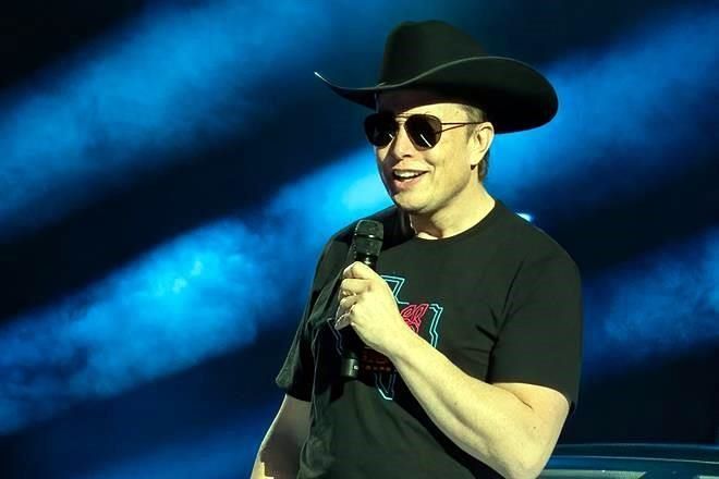 Ofrece Musk 43 mil mdd para comprar totalmente a Twitter