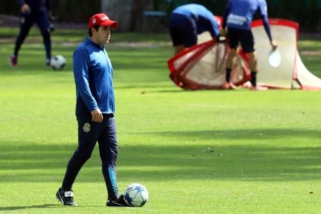 Se agota paciencia en Chivas: adiós a Leaño