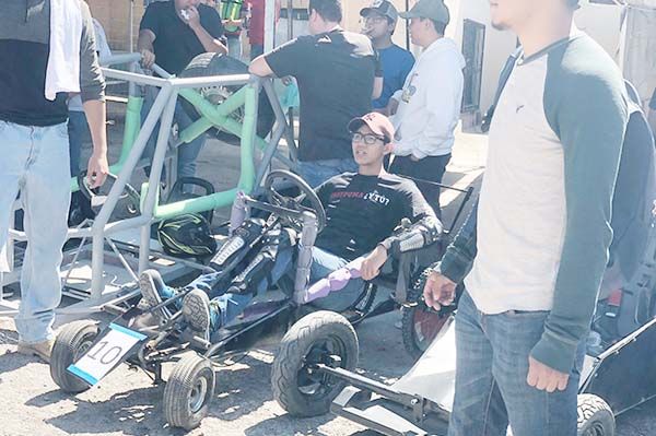 Realizan cuarta carrera de vehículos sin motor