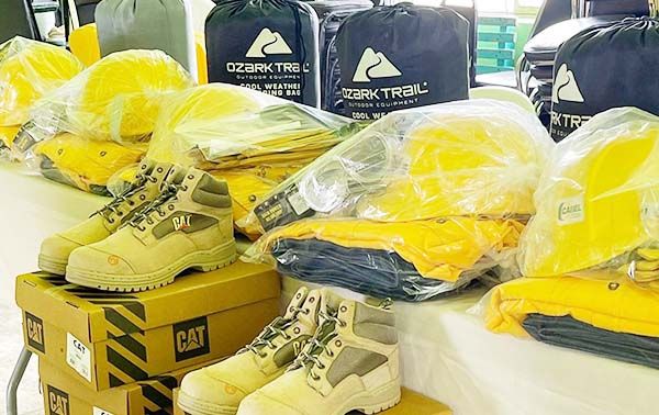 Entregan uniformes a brigadistas de SB